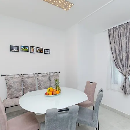 Ana With Private Pool شقة سولين