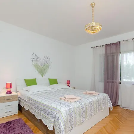 Apartment Ana With Private Pool Solin