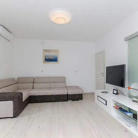 Ana With Private Pool سولين