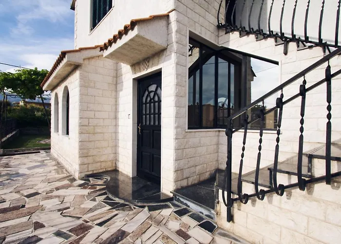 Appartement Ana With Private Pool Solin