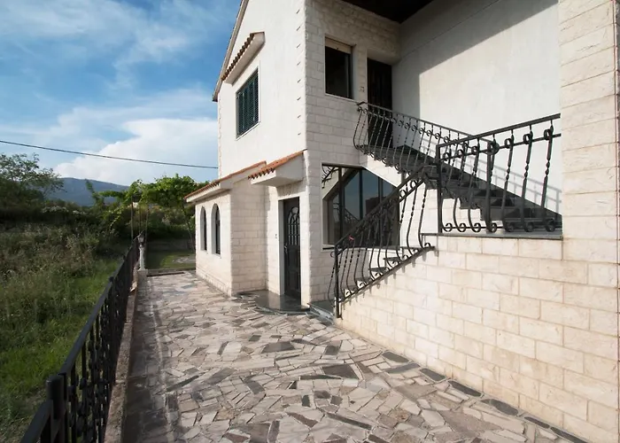 Ana With Private Pool Appartement
