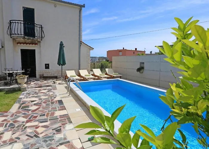 Ana With Private Pool Appartement *