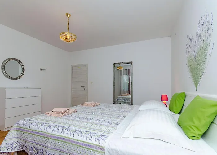 Ana With Private Pool Appartement